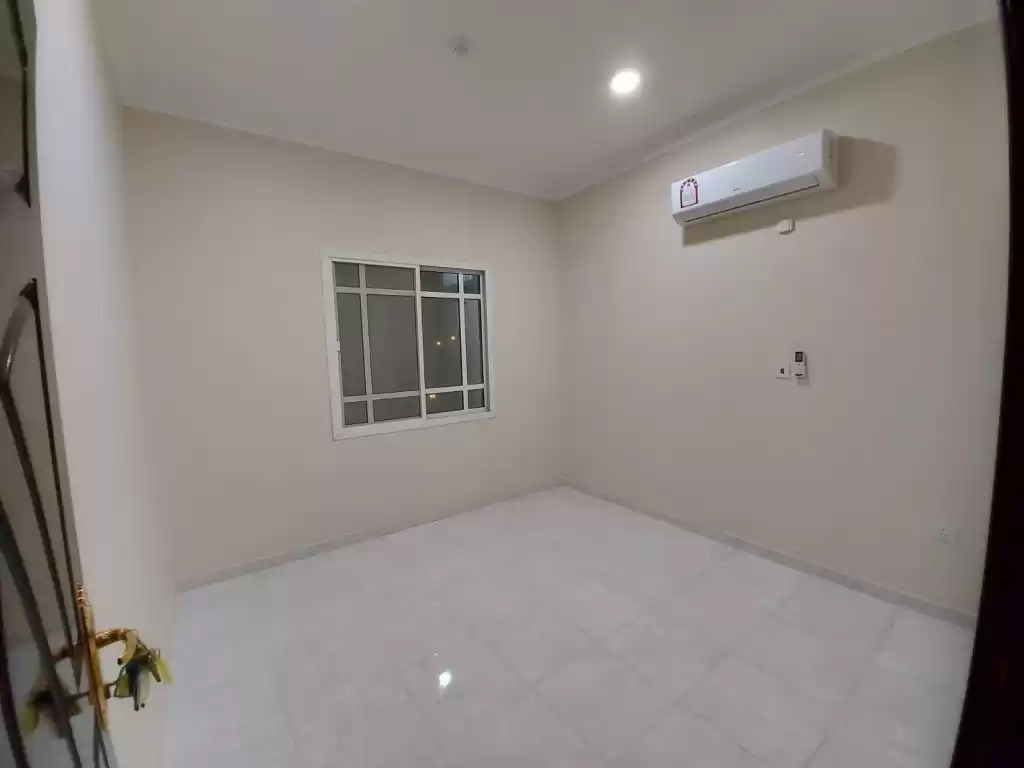 Residential Ready Property 3 Bedrooms U/F Apartment  for rent in Al Sadd , Doha #15727 - 1  image 