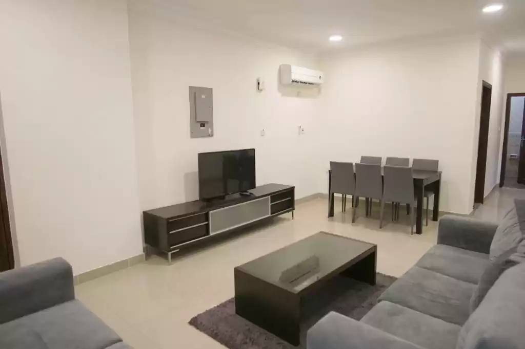 住宅 就绪物业 2 间卧室 楼/楼 公寓  出租 在 萨德 , 多哈 #15740 - 1  image 