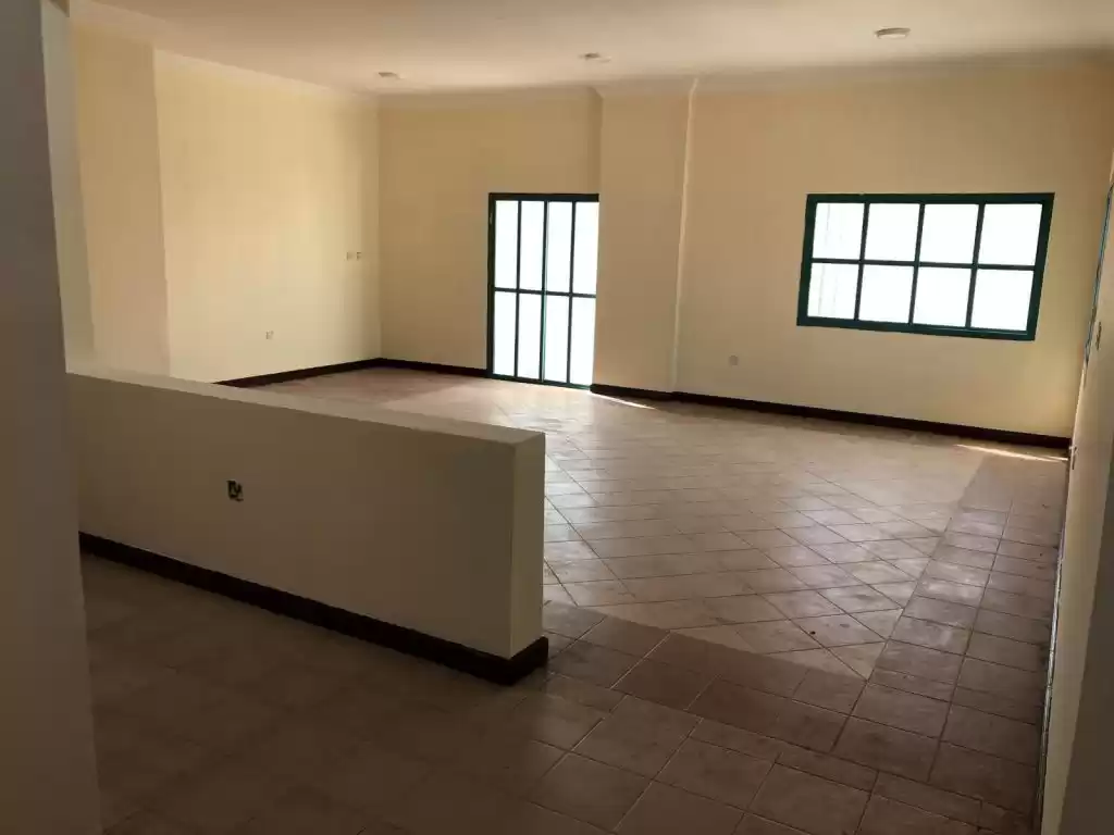 Residential Ready Property 3 Bedrooms U/F Apartment  for rent in Al Sadd , Doha #15760 - 1  image 