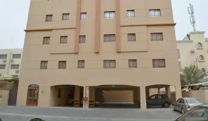 Жилой Готовая недвижимость 2 спальни Н/Ф Квартира  в аренду в Аль-Садд , Доха #15767 - 1  image 