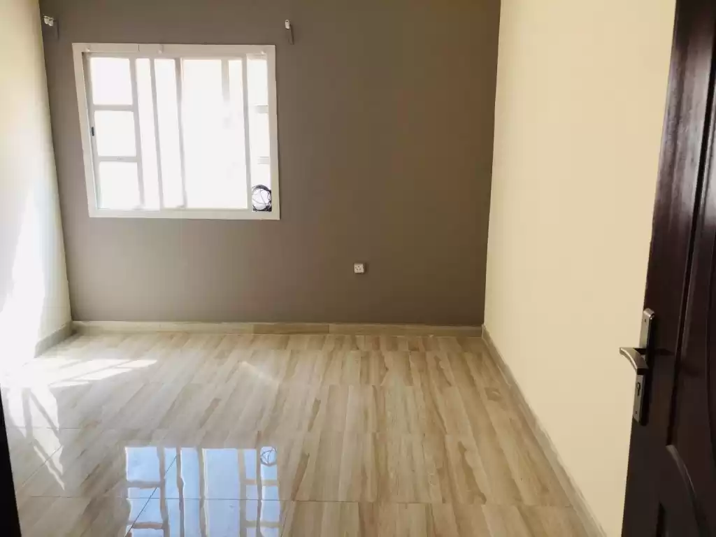 Residential Ready Property 1 Bedroom U/F Apartment  for rent in Al Sadd , Doha #15770 - 1  image 