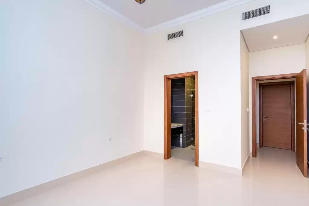 Жилой Готовая недвижимость 3 спальни С/Ж Квартира  в аренду в Аль-Садд , Доха #15772 - 1  image 