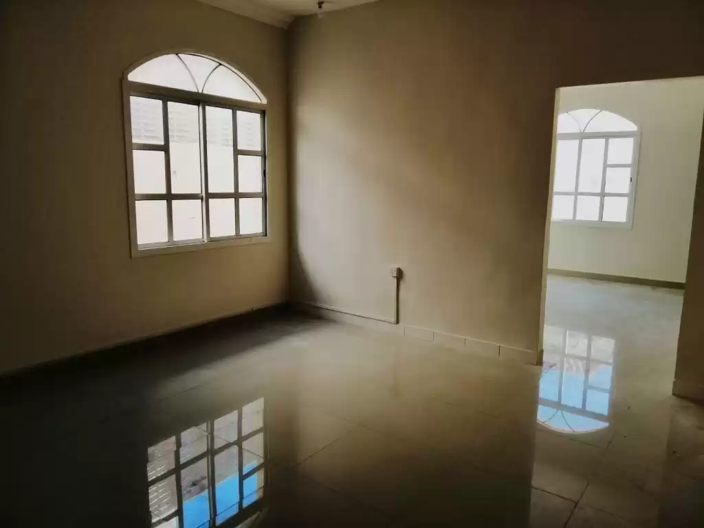 Wohn Klaar eigendom 1 Schlafzimmer U/F Wohnung  zu vermieten in Al Sadd , Doha #15805 - 1  image 