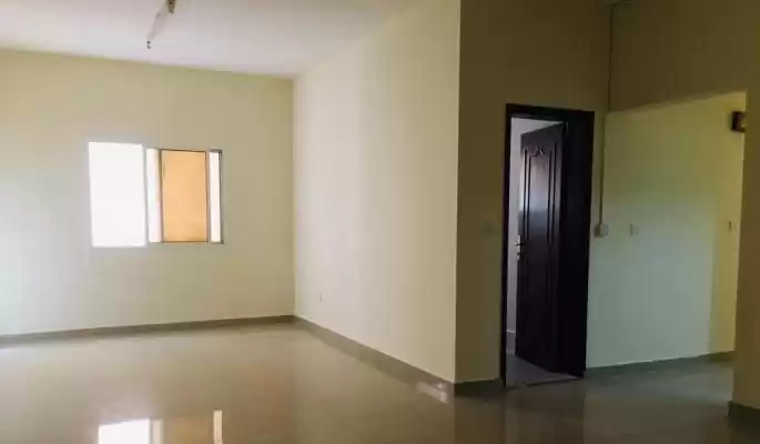Residential Ready Property 3 Bedrooms U/F Apartment  for rent in Al Sadd , Doha #15816 - 1  image 