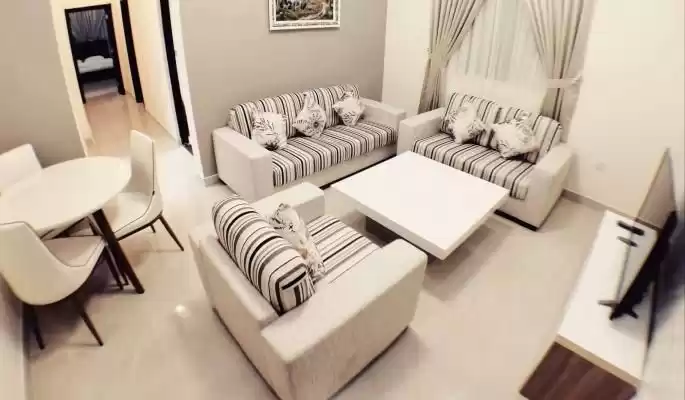 yerleşim Hazır Mülk 2 yatak odası F/F Apartman  kiralık içinde Al Sadd , Doha #15821 - 1  image 
