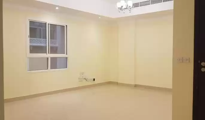 Жилой Готовая недвижимость 2 спальни Н/Ф Квартира  в аренду в Аль-Садд , Доха #15824 - 1  image 