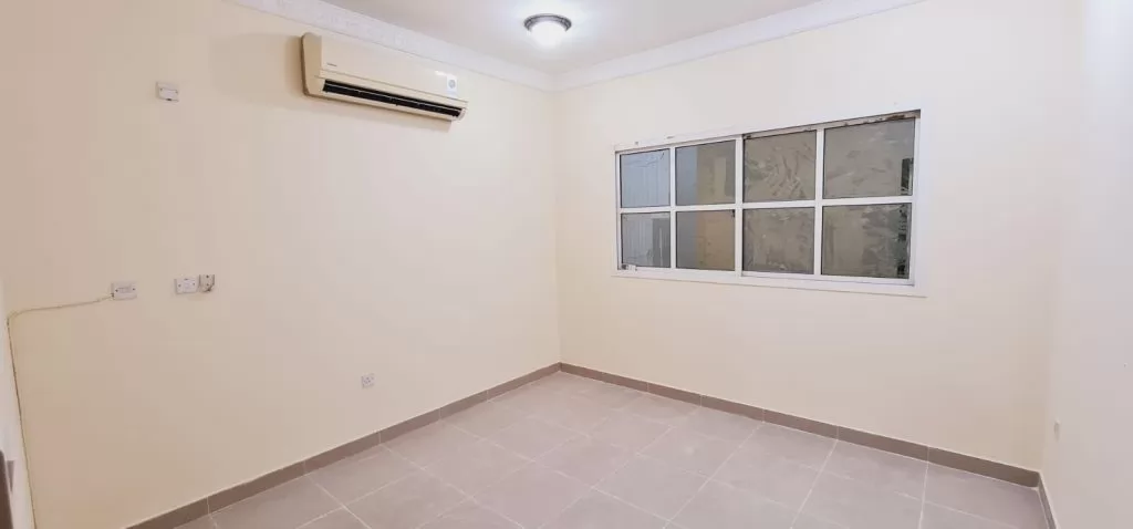 Residential Property 2 Bedrooms U/F Apartment  for rent in Mushaireb , Doha-Qatar #15839 - 1  image 
