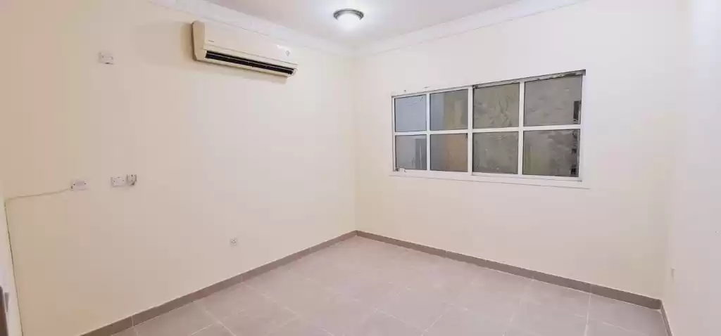 yerleşim Hazır Mülk 2 yatak odası U/F Apartman  kiralık içinde Al Sadd , Doha #15839 - 1  image 