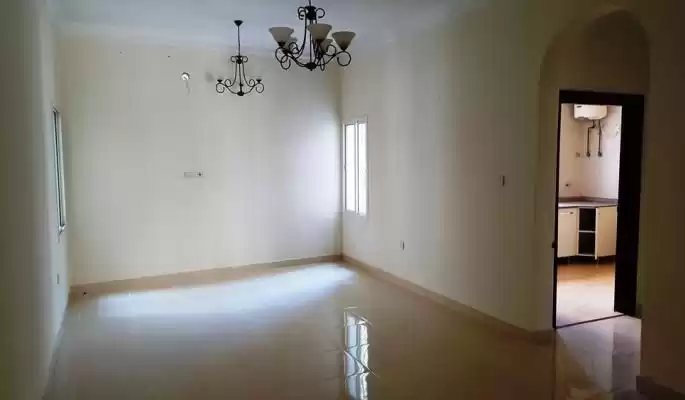 住宅 就绪物业 2 间卧室 U/F 公寓  出租 在 萨德 , 多哈 #15867 - 1  image 