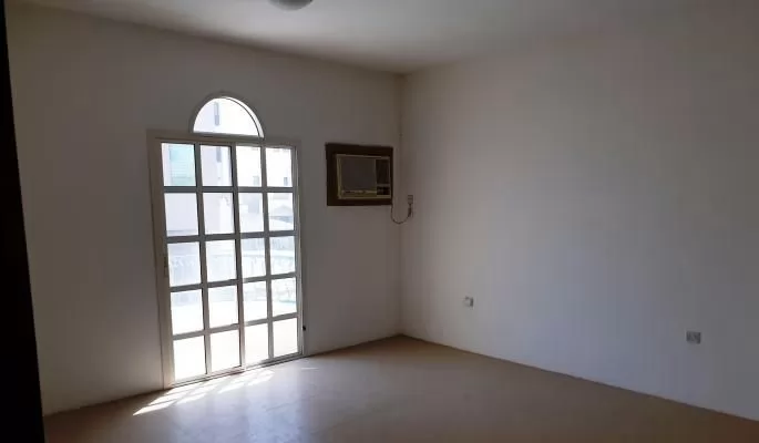 Residential Ready Property 4 Bedrooms U/F Standalone Villa  for rent in Old-Airport , Doha-Qatar #15887 - 2  image 