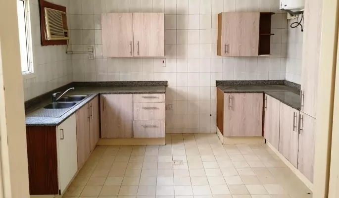 Residential Ready Property 4 Bedrooms U/F Standalone Villa  for rent in Old-Airport , Doha-Qatar #15887 - 3  image 