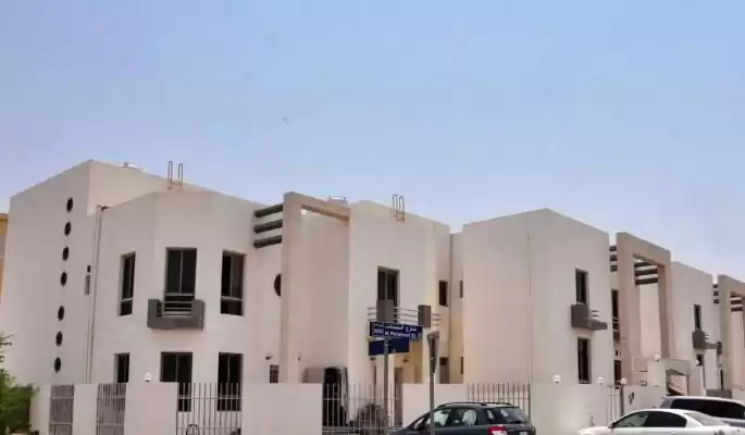 Жилой Готовая недвижимость 2 спальни Н/Ф Квартира  в аренду в Аль-Садд , Доха #15891 - 1  image 