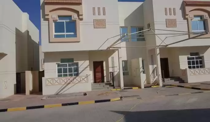 Résidentiel Propriété prête 5 chambres U / f Villa autonome  a louer au Al-Sadd , Doha #15986 - 1  image 