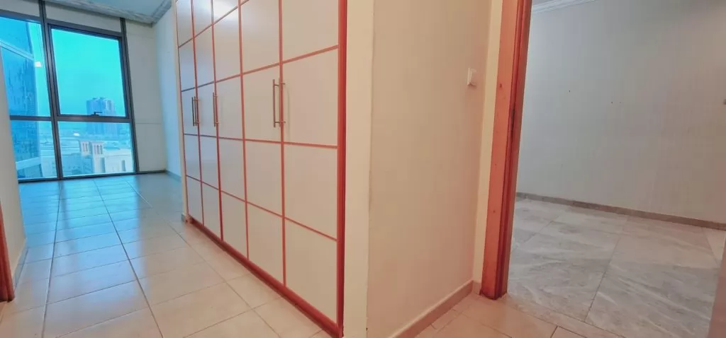 Residential Property 1 Bedroom S/F Apartment  for rent in Al-Dafna , Doha-Qatar #15987 - 2  image 