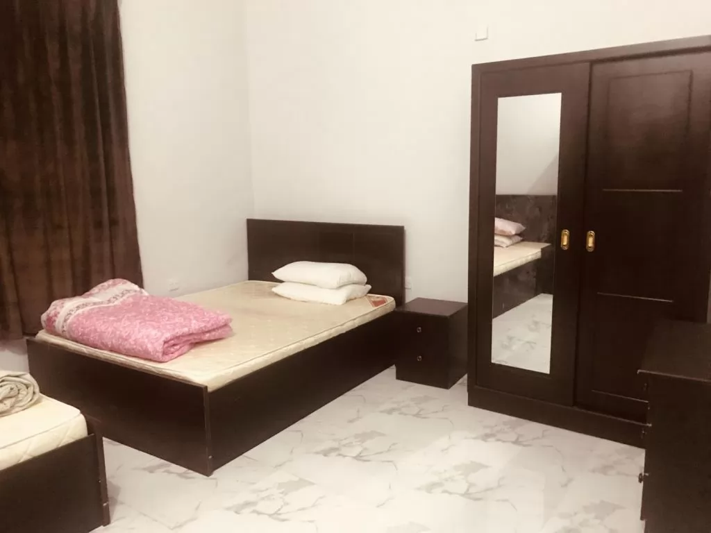 Residential Ready Property 1 Bedroom F/F Apartment  for rent in Al-Khor #15995 - 1  image 