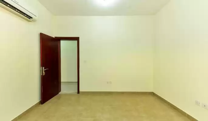 Residential Ready Property 1 Bedroom U/F Apartment  for rent in Doha #15999 - 1  image 
