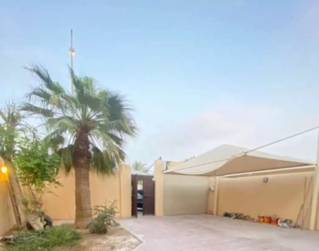 Residential Ready Property 4 Bedrooms U/F Standalone Villa  for rent in Doha-Qatar #16008 - 2  image 