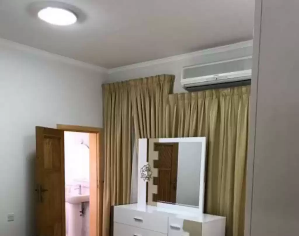 Residential Ready Property 2 Bedrooms F/F Apartment  for rent in Al Sadd , Doha #16011 - 1  image 