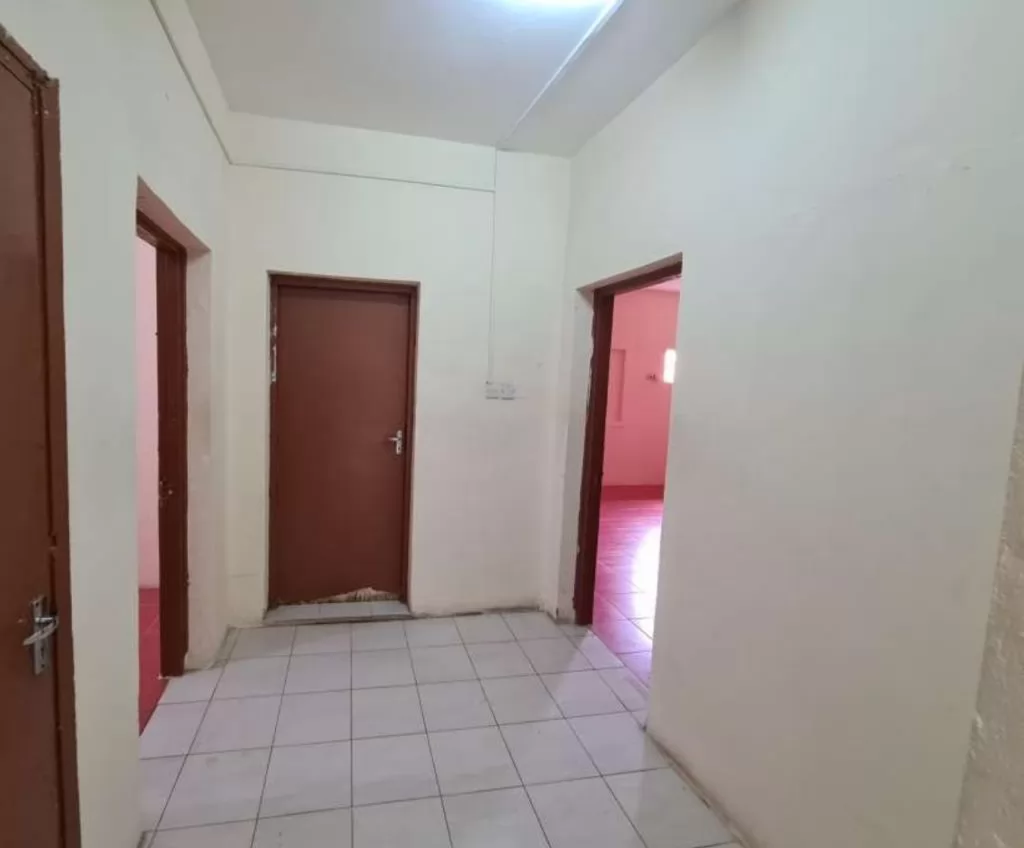 Residential Ready Property 3 Bedrooms U/F Apartment  for rent in Doha-Qatar #16023 - 2  image 