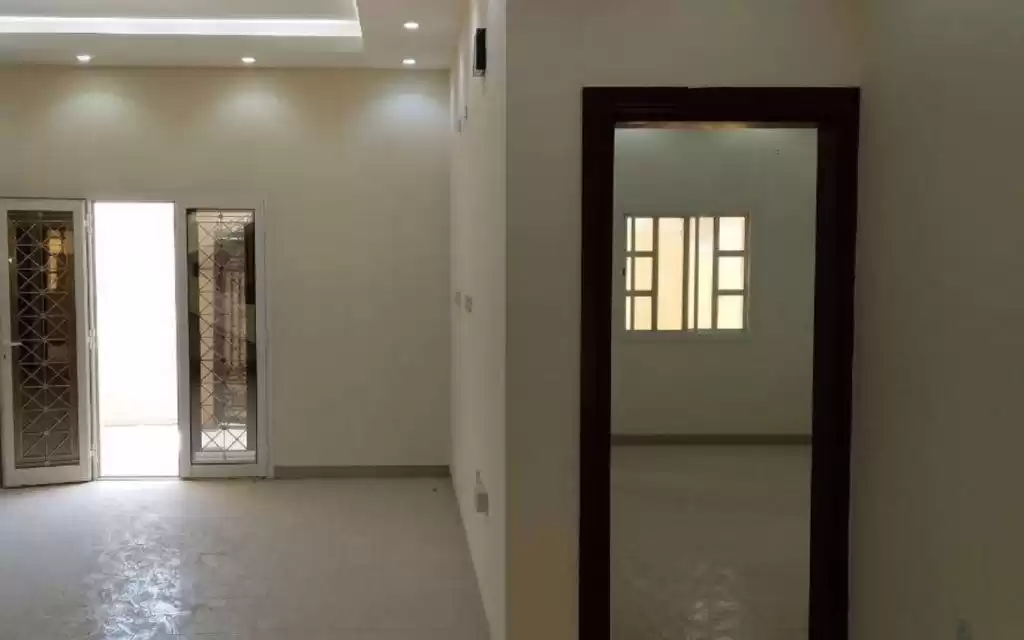 Residential Ready Property 7 Bedrooms U/F Apartment  for rent in Doha #16025 - 1  image 