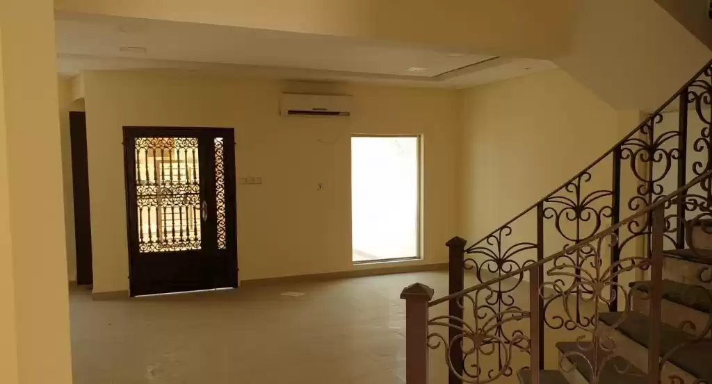 Commercial Ready Property U/F Standalone Villa  for rent in Al Sadd , Doha #16086 - 1  image 