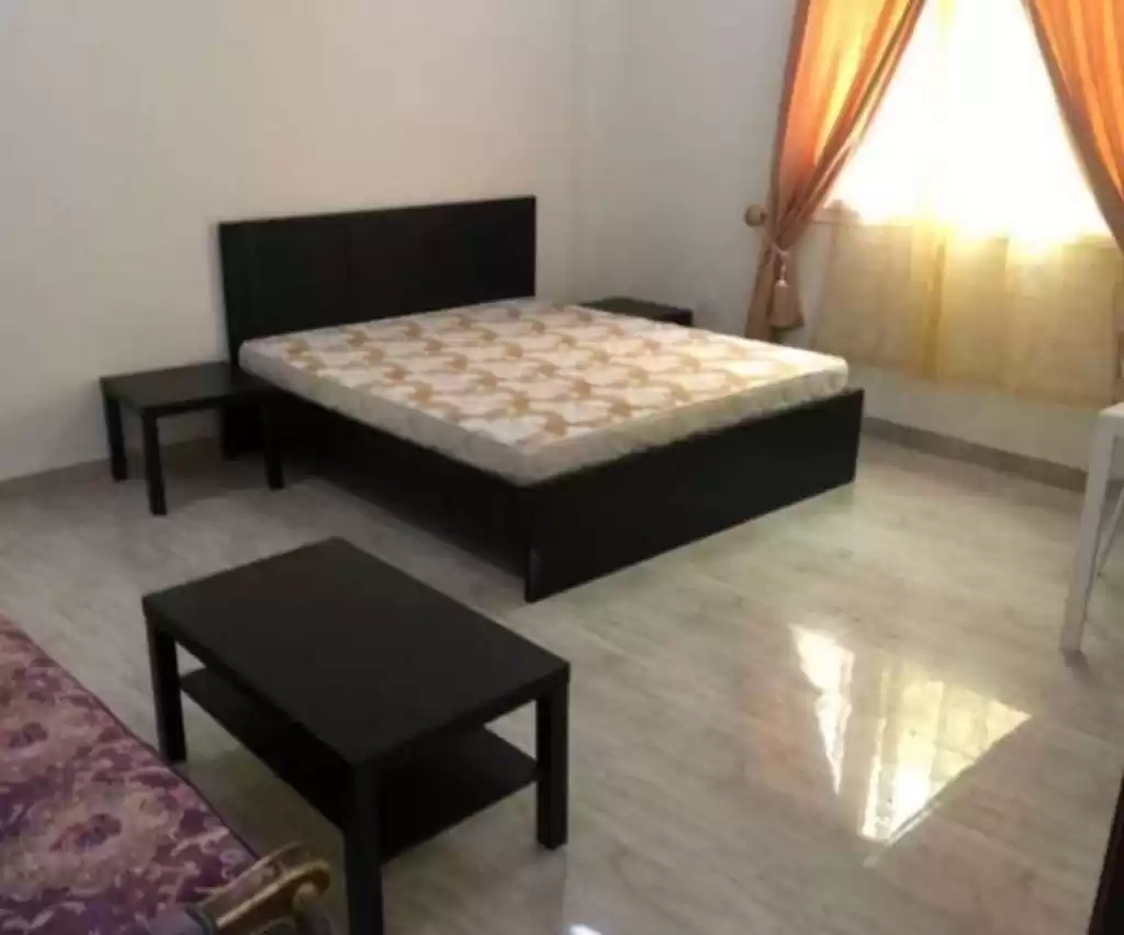 Residential Ready Property 1 Bedroom U/F Apartment  for rent in Doha #16089 - 1  image 