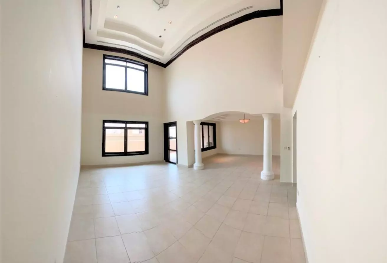 Wohn Klaar eigendom 4 + Zimmermädchen S/F Stadthaus  zu vermieten in Al Sadd , Doha #16121 - 1  image 