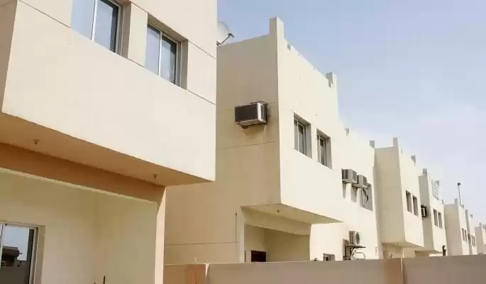 Жилой Готовая недвижимость 2 спальни Н/Ф Квартира  в аренду в Аль-Садд , Доха #16137 - 1  image 