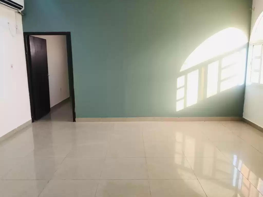 Жилой Готовая недвижимость 1 спальня Н/Ф Квартира  в аренду в Аль-Садд , Доха #16141 - 1  image 