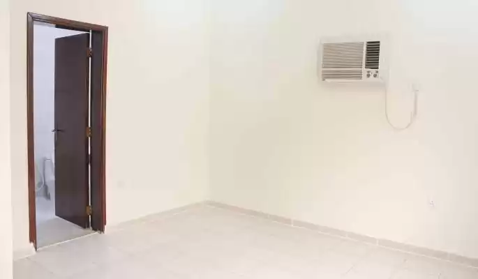 Wohn Klaar eigendom 2 Schlafzimmer U/F Wohnung  zu vermieten in Al Sadd , Doha #16142 - 1  image 