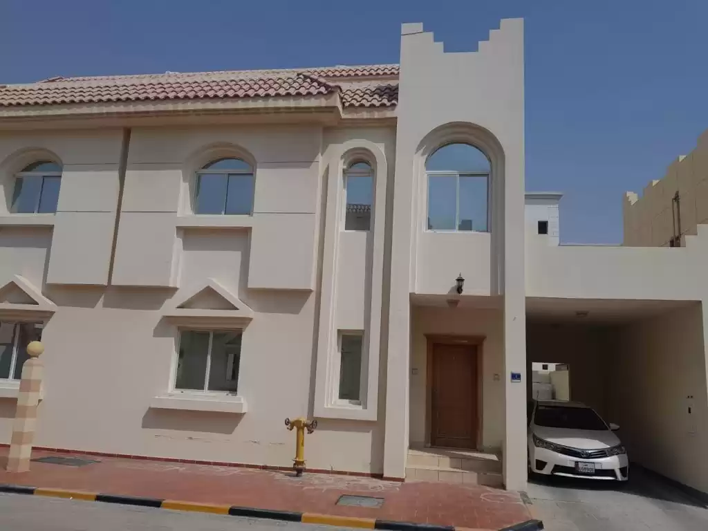 Residential Ready Property 4 Bedrooms U/F Standalone Villa  for rent in Al Sadd , Doha #16149 - 1  image 