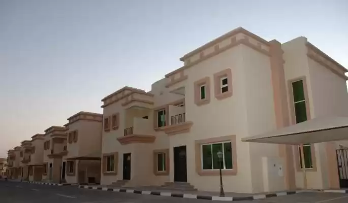 Жилой Готовая недвижимость 3 спальни Н/Ф Вилла в комплексе  в аренду в Аль-Садд , Доха #16157 - 1  image 