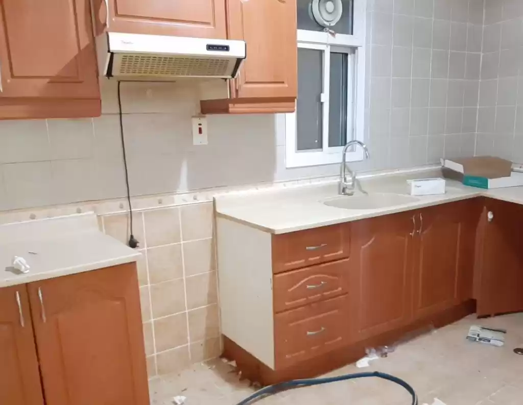 Residential Ready Property 2 Bedrooms U/F Apartment  for rent in Al Sadd , Doha #16189 - 1  image 