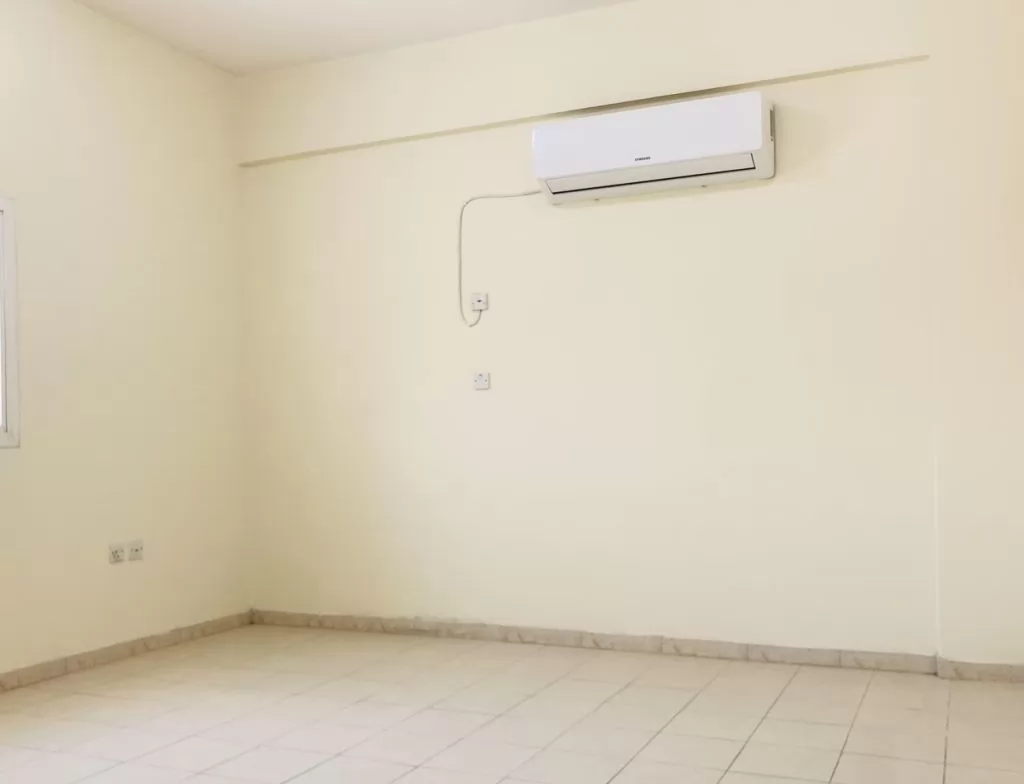 Residential Ready Property 2 Bedrooms U/F Apartment  for rent in Al-Mansoura-Street , Doha-Qatar #16204 - 1  image 