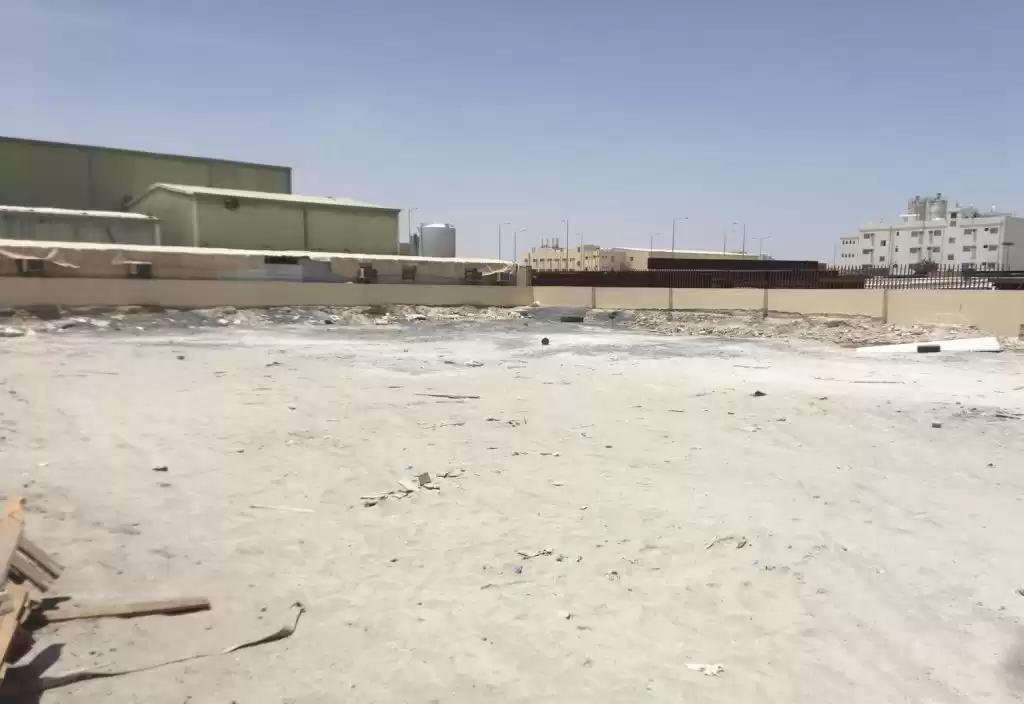 Terre Propriété prête Terrain Commercial  a louer au Al-Sadd , Doha #16223 - 1  image 
