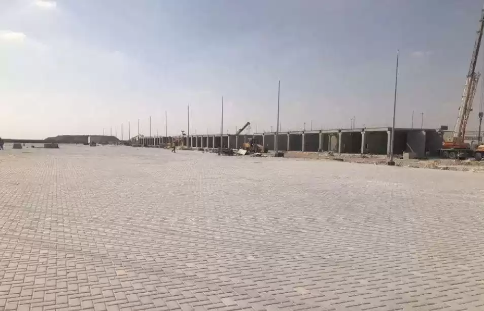 Kara Hazır Mülk Ticari Arazi  kiralık içinde Al Sadd , Doha #16256 - 1  image 