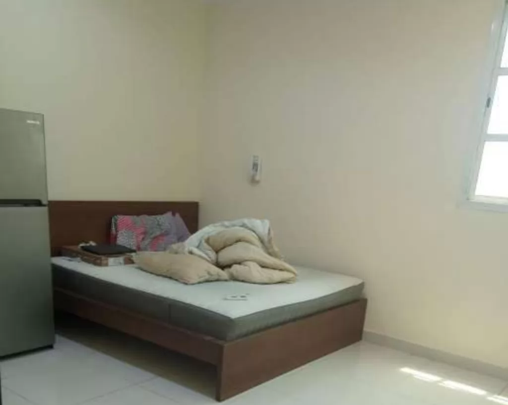 Residential Ready Property 1 Bedroom U/F Apartment  for rent in Doha-Qatar #16259 - 2  image 