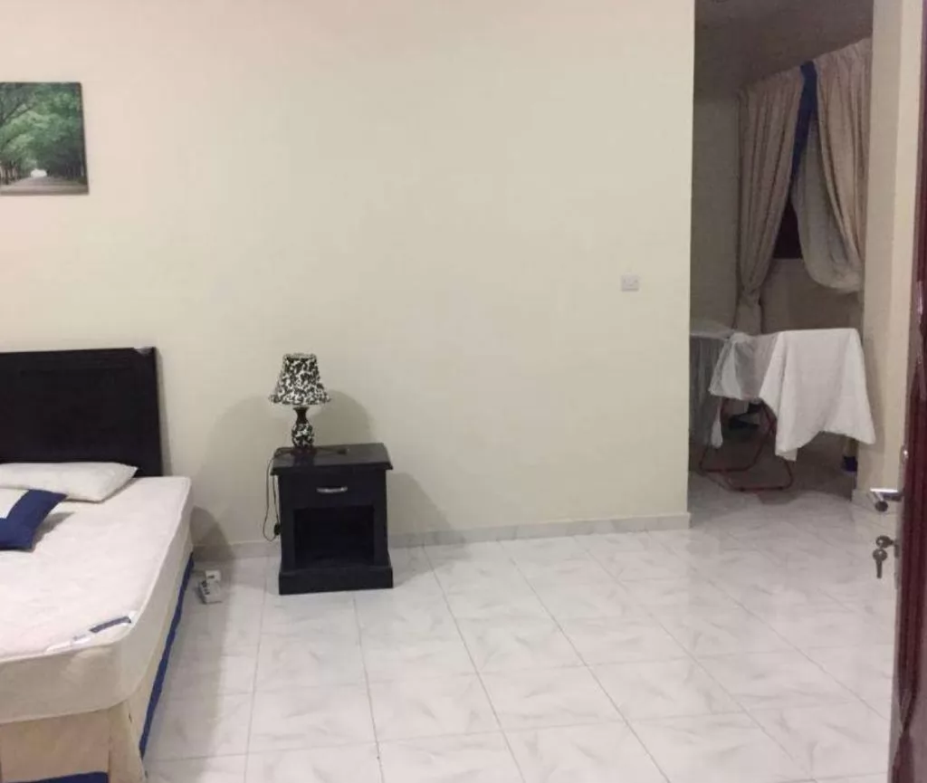 yerleşim Hazır Mülk 1 yatak odası F/F Apartman  kiralık içinde Doha #16277 - 1  image 