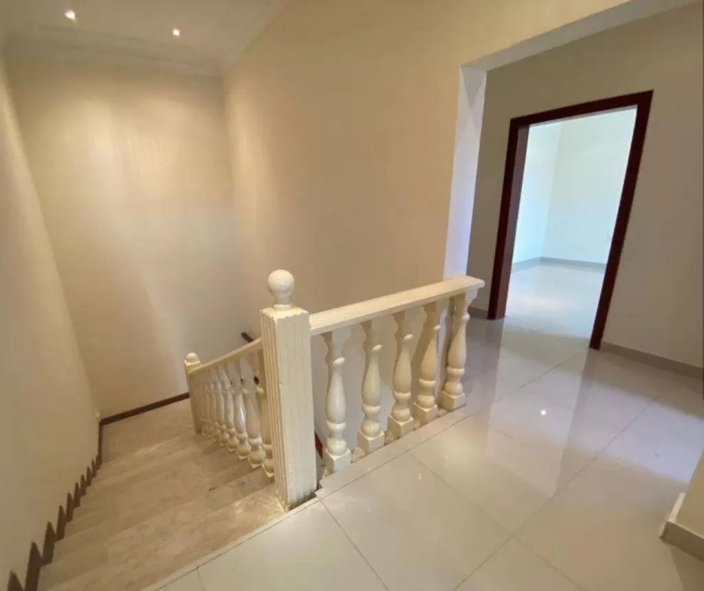 Residential Ready Property 4 Bedrooms U/F Standalone Villa  for rent in Al Sadd , Doha #16281 - 2  image 