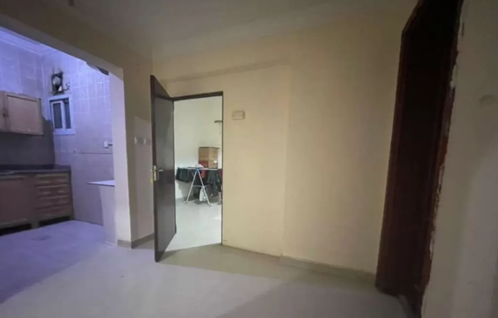 Residential Ready Property 2 Bedrooms F/F Apartment  for rent in Al-Maamoura , Doha-Qatar #16284 - 1  image 