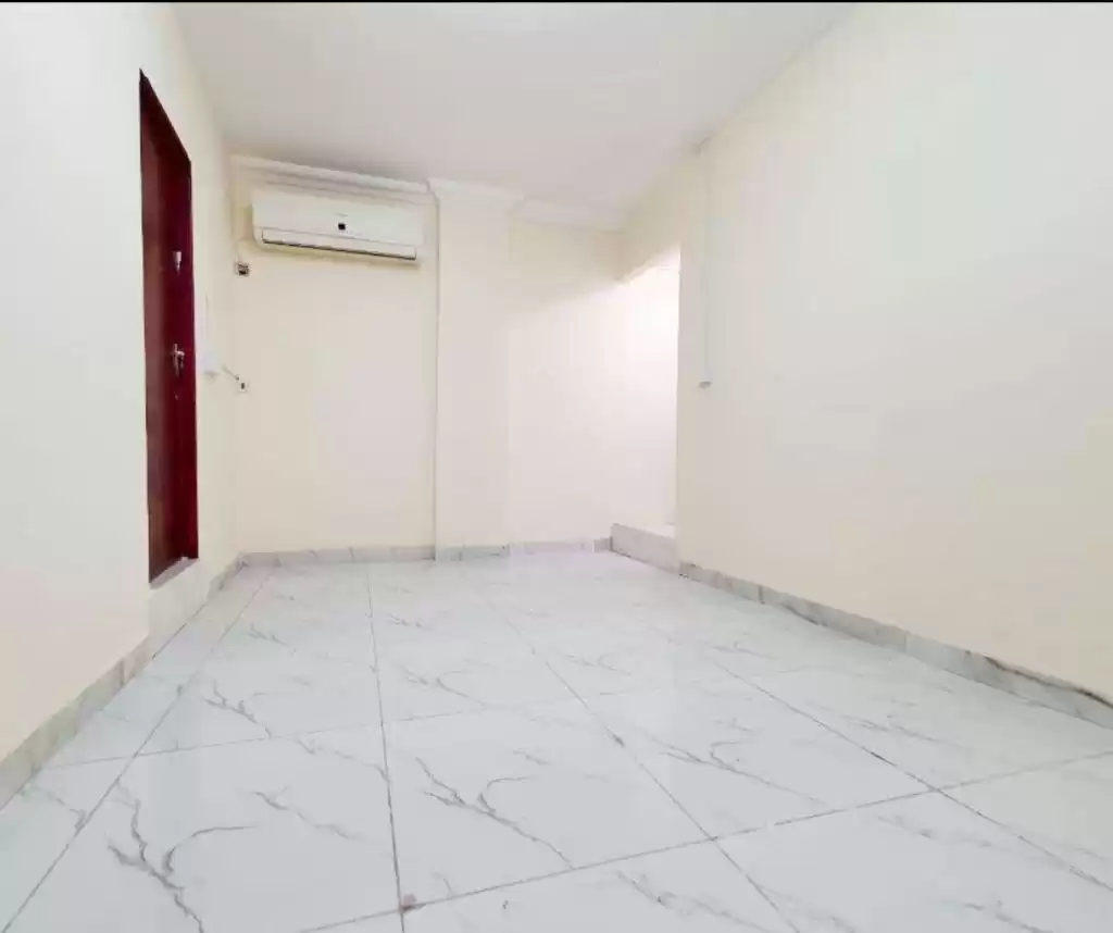 住宅 就绪物业 工作室 U/F 公寓  出租 在 萨德 , 多哈 #16286 - 1  image 
