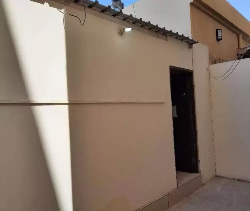 Wohn Klaar eigendom 1 Schlafzimmer U/F Wohnung  zu vermieten in Al Sadd , Doha #16291 - 1  image 