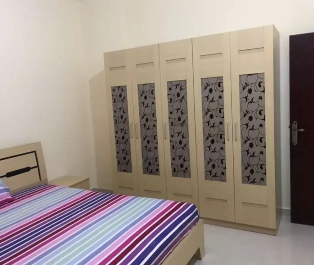 Residential Ready Property 2 Bedrooms F/F Apartment  for rent in Al-Khor #16301 - 1  image 