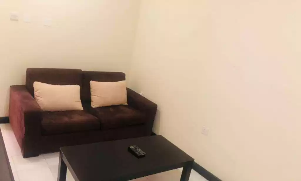Wohn Klaar eigendom 1 Schlafzimmer F/F Wohnung  zu vermieten in Al Sadd , Doha #16309 - 1  image 