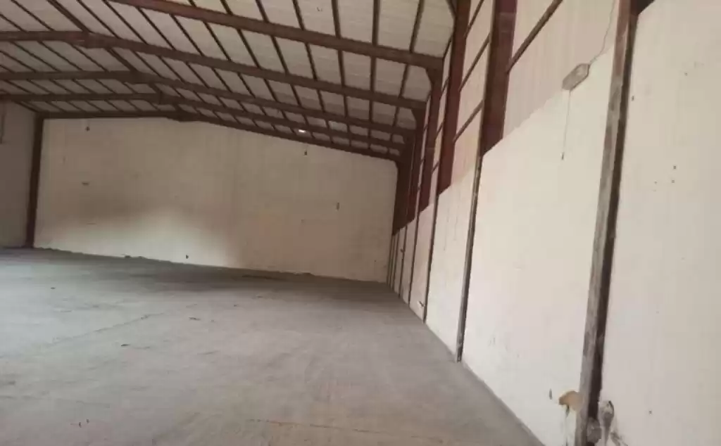 Commercial Ready Property U/F Warehouse  for rent in Al Sadd , Doha #16332 - 1  image 