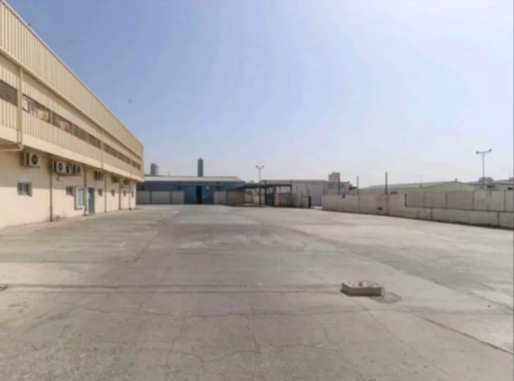 Kommerziell Klaar eigendom U/F Lagerhaus  zu vermieten in Al Sadd , Doha #16353 - 1  image 