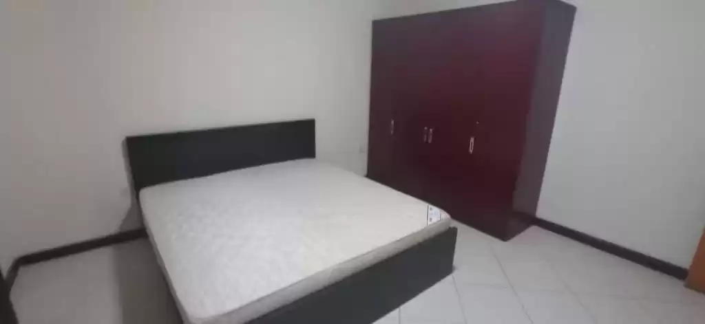 Wohn Klaar eigendom 1 Schlafzimmer F/F Wohnung  zu vermieten in Al Sadd , Doha #16364 - 1  image 