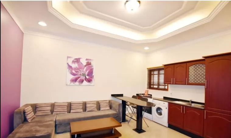 Residential Ready Property 2 Bedrooms F/F Apartment  for rent in Al-Kheesah , Al-Daayen #16404 - 1  image 