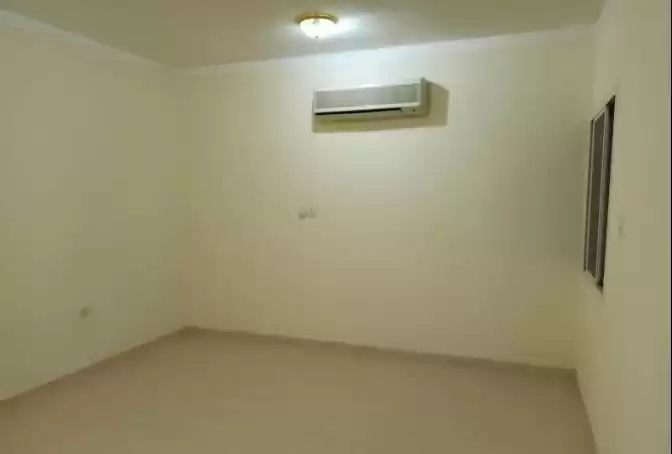 Wohn Klaar eigendom 2 Schlafzimmer U/F Wohnung  zu vermieten in Al Sadd , Doha #16416 - 1  image 