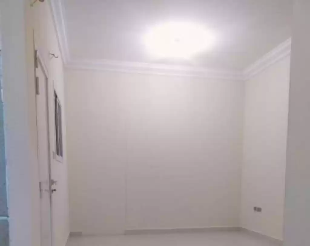 Residential Ready Property 1 Bedroom U/F Apartment  for rent in Al Sadd , Doha #16428 - 1  image 
